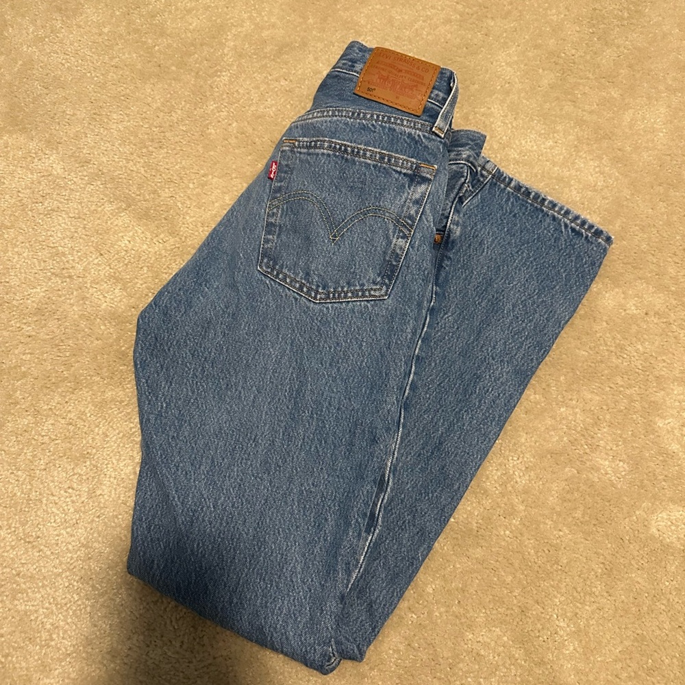 NWOT Levi’s 501 women’s size 25